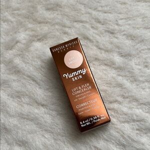 Danessa Myricks Yummy skin concealer in shade 4